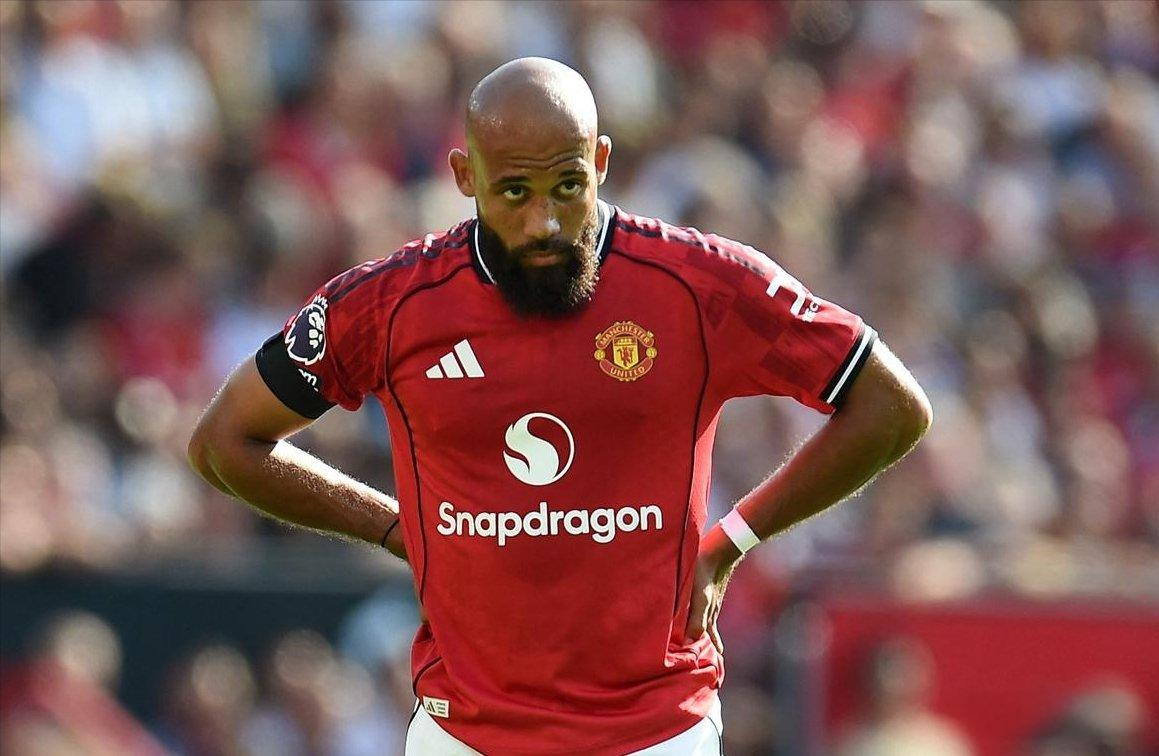 开云体育直播-曼联球员因伤缺席关键比赛,球迷忧心他们的前景